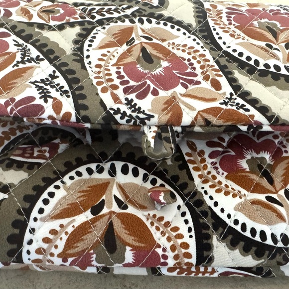 Vera Bradley Baird Hipster - Picture 6 of 13